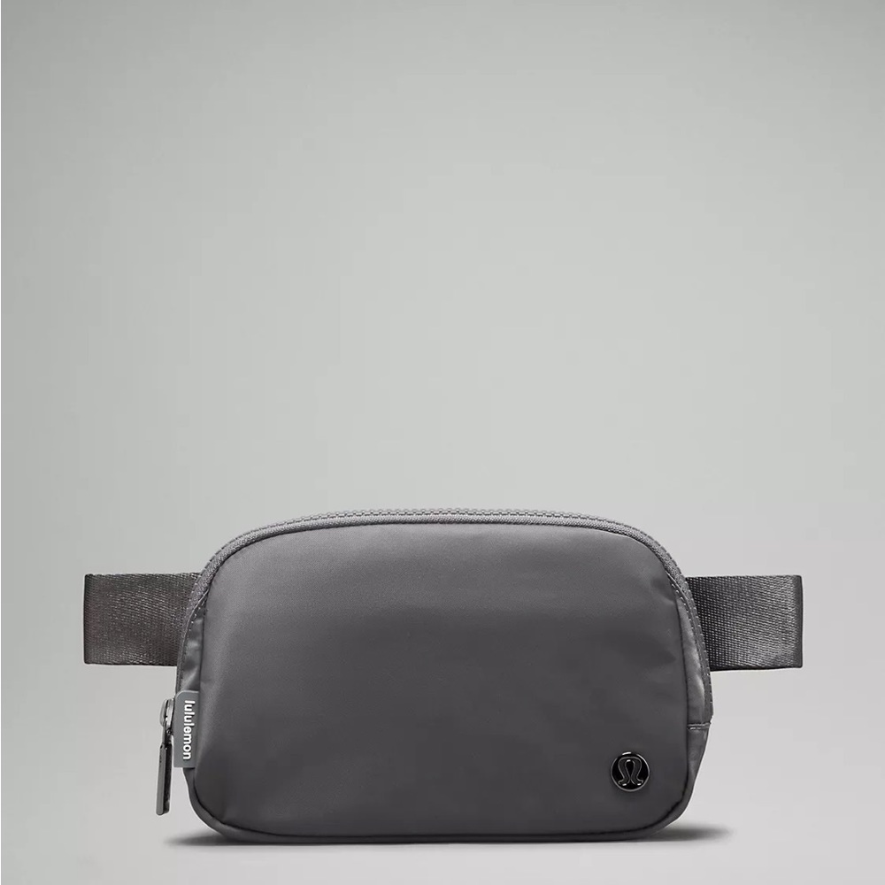 Lululemon everywhere belt bag